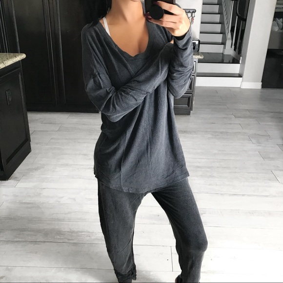 mysisterskloset Tops - LAST//DOWNTIME Pullover